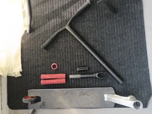 Kickbike delar! Priserna i beskrivningen - Säljer dessa delar från min gamla kickbike eftersom de inte används. Vissa mer använda vissa mindre. Bakhjulet ingår med decket  Styret-200 kr Aztek Decket-700kr  MGP Forken-200kr Ethic handtagen-80kr Ethic headsetcapen-50kr Allting tillsammans 800kr