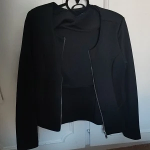 Blazer - Jättefin blazer/cardigan storlek 38 i jättefin skick 
