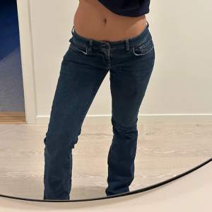 Säljer mina LTB jeans då dom ej kommer till användning. ❤️Är 170cm och de sitter bra på mig i längden !även slutsålda 