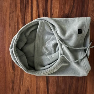 Dope luva - Ansiktsmask från dope som passar perfekt att ha över hjälmen. Använder inte så därav säljer jag😊 fint skick!