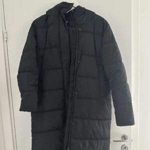 Dunkappa - Fint skick! En knapp har lossnat, kan lagas lätt!