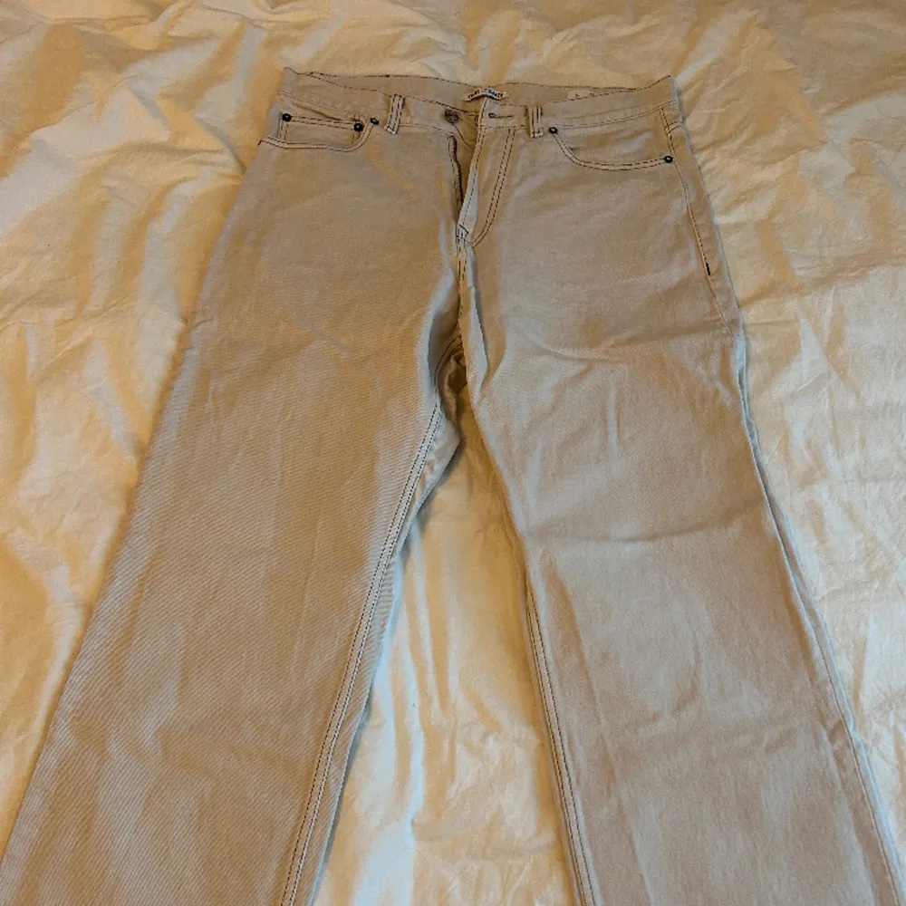 Vit/creme vida raka jeans 32/32  . Jeans & Byxor.