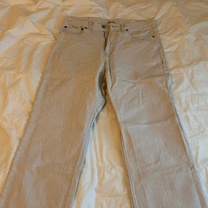 OUR LEGACY JEANS - Vit/creme vida raka jeans 32/32  