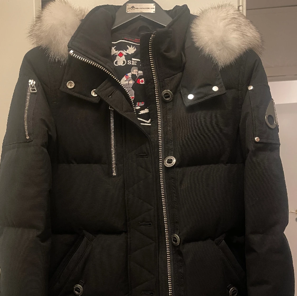 Moose knuckles vinterjacka, vit päls.