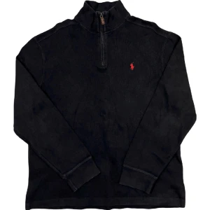 Ralph Lauren Half-Zip Tröja - Svart halfzip från Ralph Lauren! Bra skick, storlek L. Ställ gärna frågor!😊