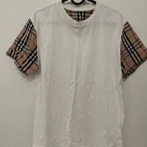 Burberry  - Bra skick