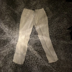 Linnebyxor - Ca 1,5 år gamla men inte alls slitna Nypris ca 800