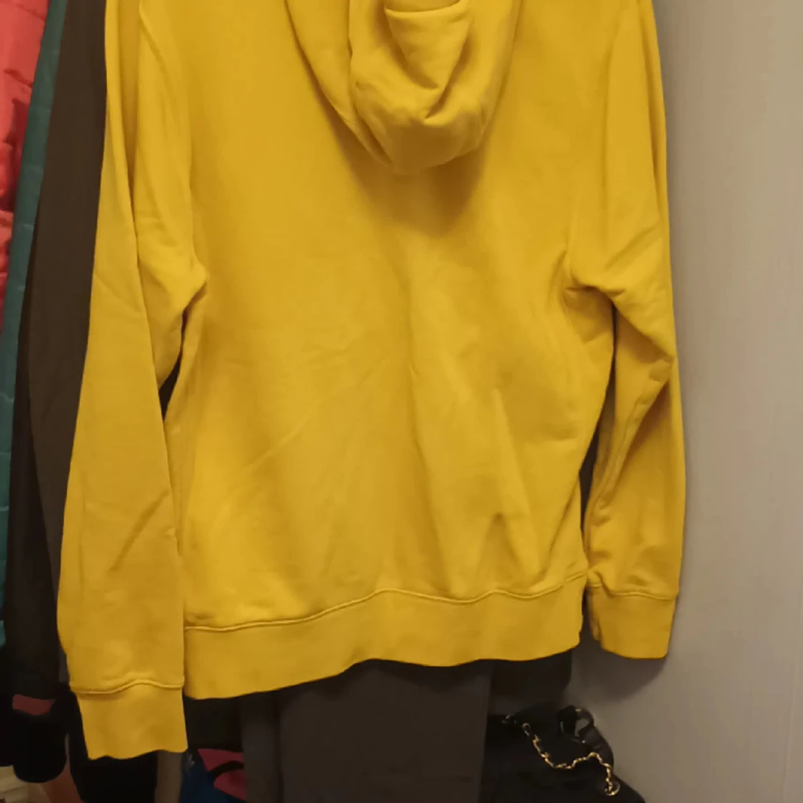 Oanvänd Nike hoddie  - 90