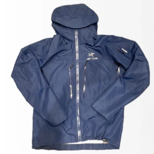 Arcteryx jacka  - En fett Arcteryx jacka som är i färgen blå. Storlek M💥 priset är inte hugget i sten