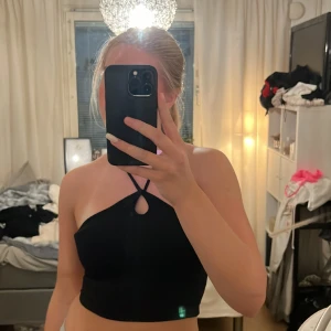 Topp - Super cool topp som inte kommer till användning!
