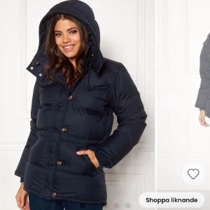 Boomerang  - Säljer nu min vinterjacka eftersom att den inte riktigt var min stil. Köpte innan vintern och använt få gånger. Nypris är 6000 men jag säger för 1800 men priset kan diskuteras vid snabb affär. ☺️kan frakta eller mötas upp 