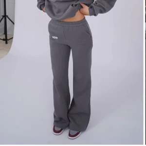 Venderbys  - Ett par jättefina mjukisbyxor i storlek XS/S. Dom är oanvända och har prislappen kvar. Priset kan vi diskutera privat 