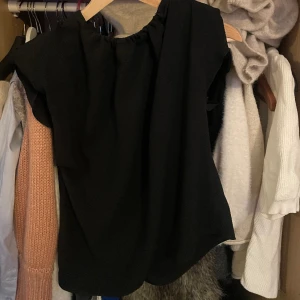 Blus - Blus från zara knappt använd🩵🩵