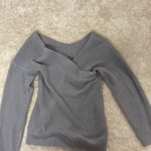 knitwear sweatshirt - använd 2-3 gånger, bra skick! 
