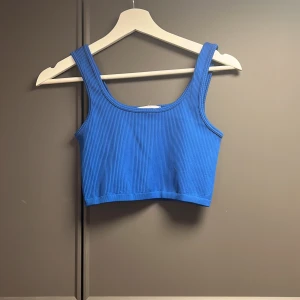 Linne - Kort linne som är helt oanvänt! Vädigt snyggt och skönt i start färg.