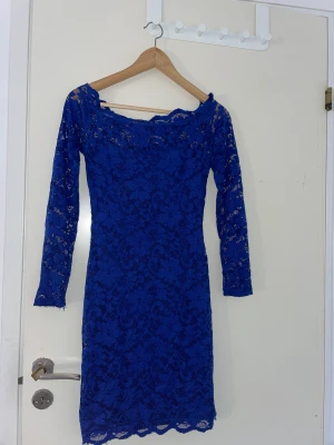 Blå klänning  - Blå sött klänning 