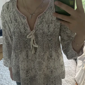 Odd Molly  - Jättefin Odd Molly blus, inga defekter💞. !LÅNAD BILD!  Pris kan diskuteras