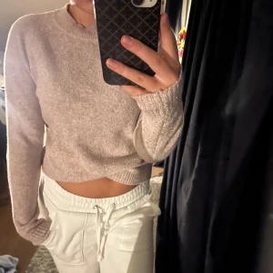 Stickad tröja - Rosa stickad tröja ifrån vero Moda 