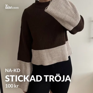 Stickad tröja  - Brun flerfärgad finstickad tröja från NA-KD. Storlek xxs-xs men stor i storlek så passar troligtvis upp till storlek m. Använd ett fåtal gånger