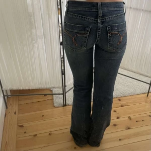 Lowwaist jeans - Super snygga jeans med låg midja! Jag är 160 cm 💕 Frakt tillkommer