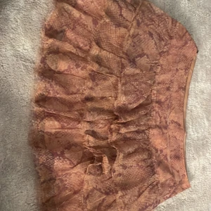 Zadig  -  Jättesnygg Zadig kjol använt få tal gånger jätte snyg ganska kort på säljs inte längre ny pris 2500 köparen står för frakt💗