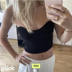 Stickad tubtopp  - Stickad tubtopp som inte kommer till användning💓 Bra skick!! (Första bilden är lånad)