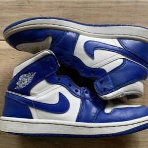 Jordan 1 kentucky blue - Säljer dessa Jordans då dom inte kommer till sndvändning, pris går att diskutera 💕🫶🏽