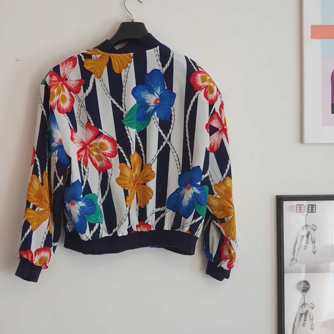 Tunn mönstrad jacka "Alia" i Medium - 90