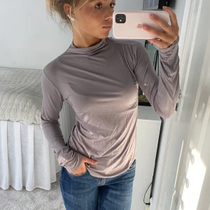 Tröja - Tröja i nyskick, extremt skönt material, har tre olika färger (grå, turkos, beige)🤍