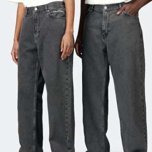 Jeans från Junkyard, storlek S. Köpta för ca 1 år sen, inga anmärkningar.  Ordinarie pris 700kr