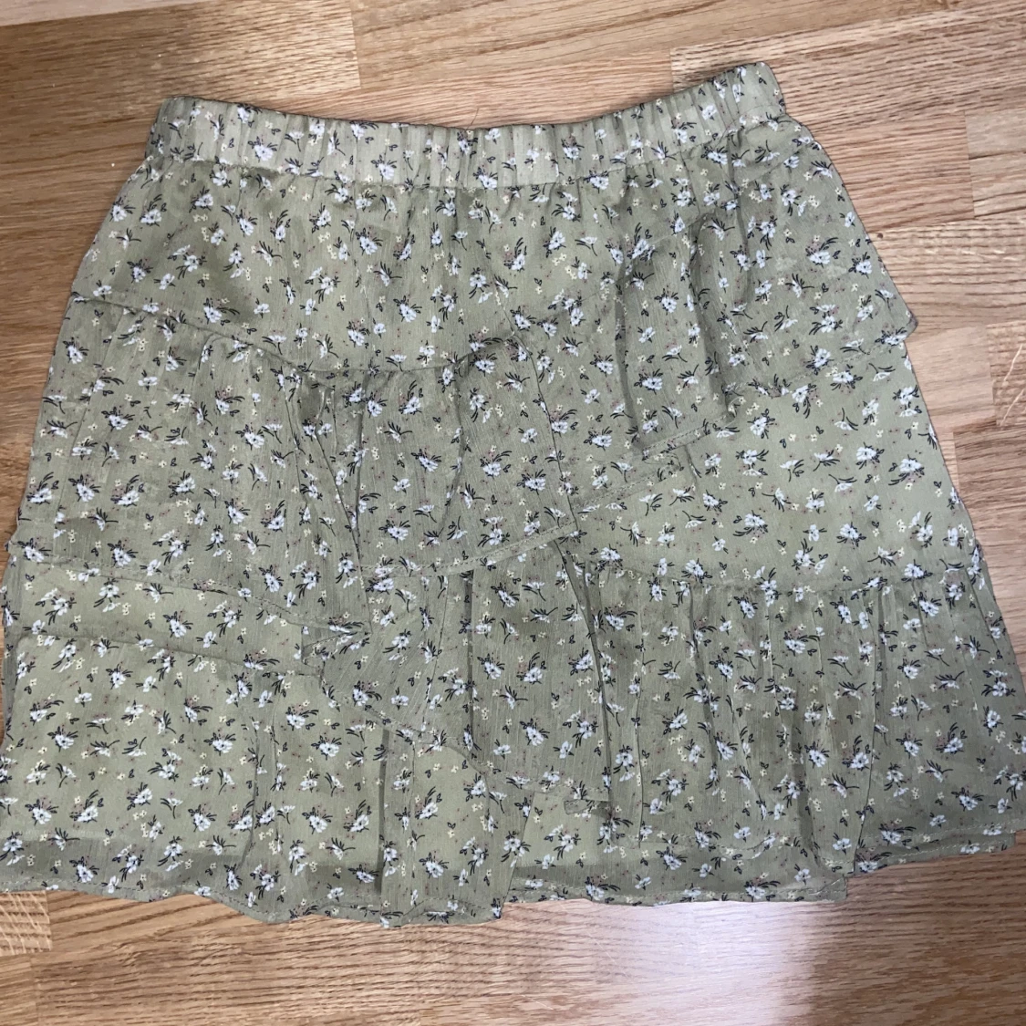 Grön blommig kjol - 90