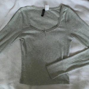 Spets topp💗 - Jätte fin topp köpt på hm🫶 Bra skick!