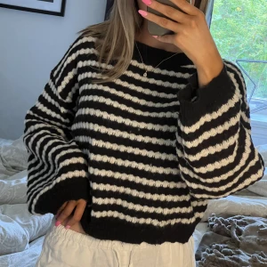 Randig stickad tröja  - Superfin randig stickad tröja🫶🏻