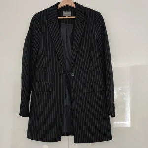 Blazer - Blazer from Culture, french size 34, worn just one time. The colour it's dark blue, let's say navy.