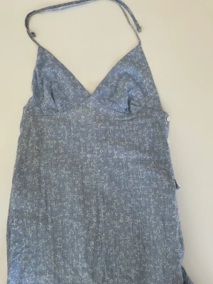 Klänning  - Lång sommarklänning i tunnt material, köpt i Australien 