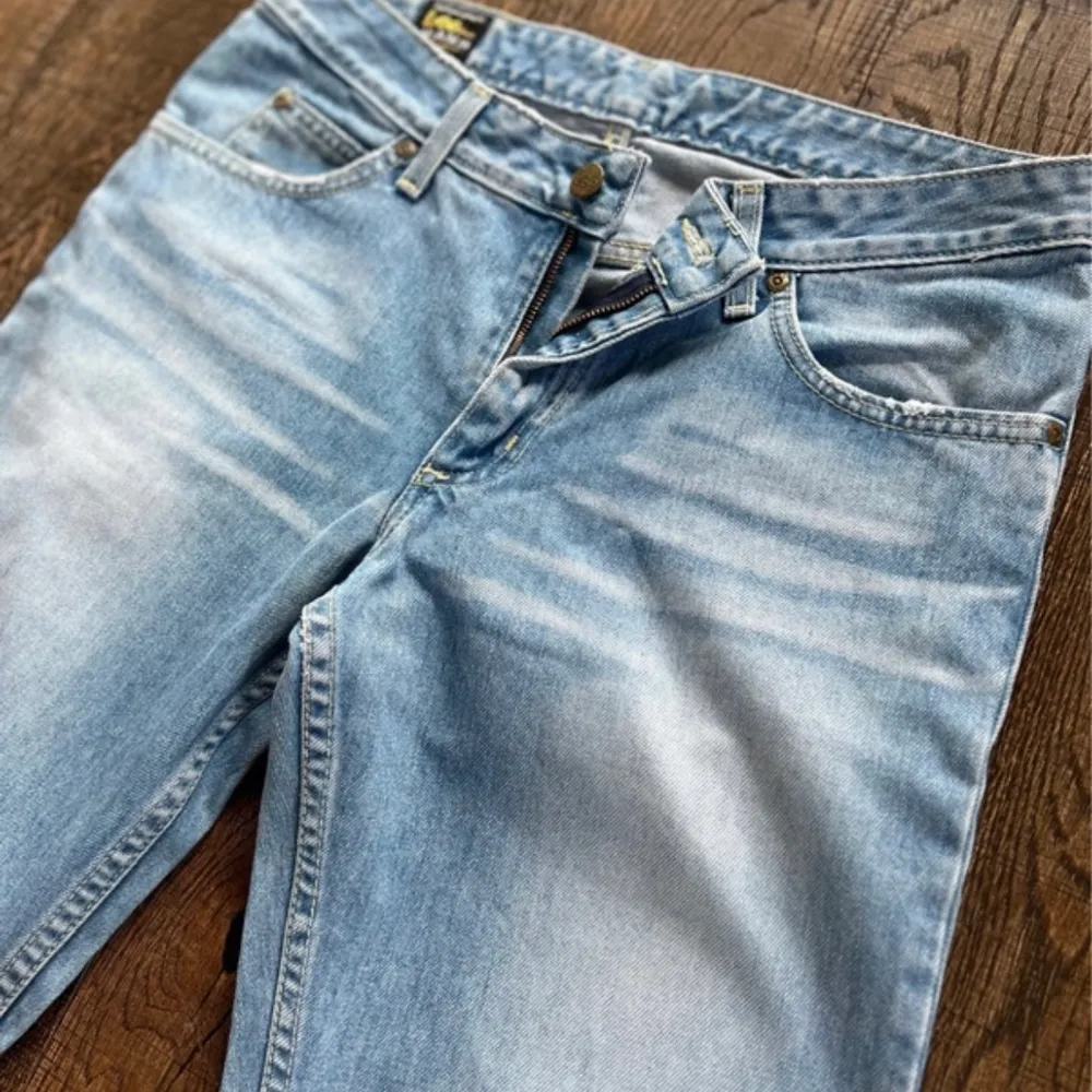 För små lee jeans för mig💗. Jeans & Byxor.
