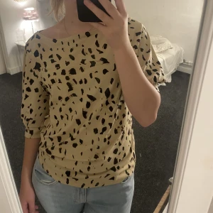 Blus - Kommer ej till andvändning 💓