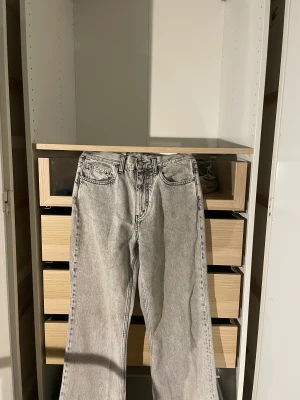 Hope Jeans - Sjukt snygga Hope jeans som använts 1 gång. Köpt en storlek för stor. Pris kan diskuteras