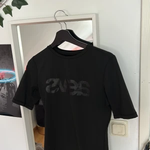 Träningströja - Supersnygg träningströja med skönt material, använd 1 gång💓köpare står för frakt 