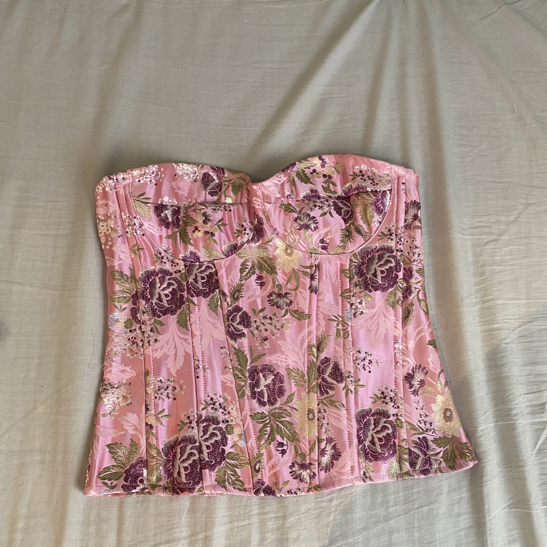 Korsett från pretty little thing 