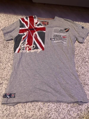 Snygg t-shirt - Snygg t-shirt. 