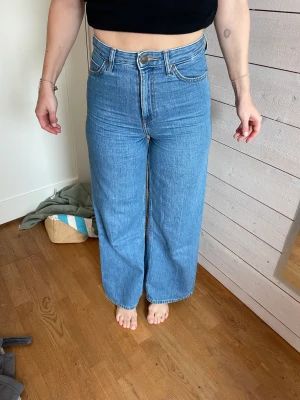Lee jeans - Snygga breda lee jeans❤️