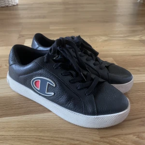 Champion sneakers  - Champion sneakers i storlek 39 Fint skick inte använda så mycket max 5 gånger. 