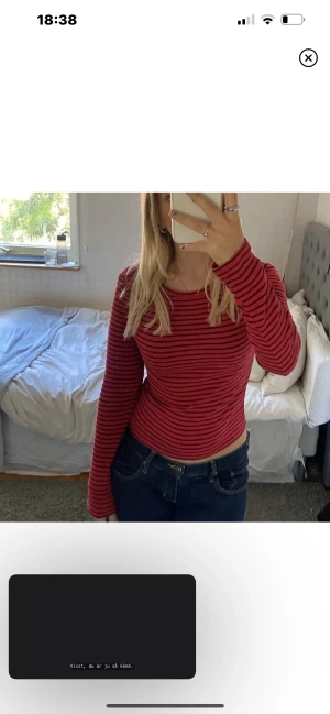 Tröjq - Köpt på plick. Ingen lapp men känns som Xs-S  Bild lånad av förra säljaren. 