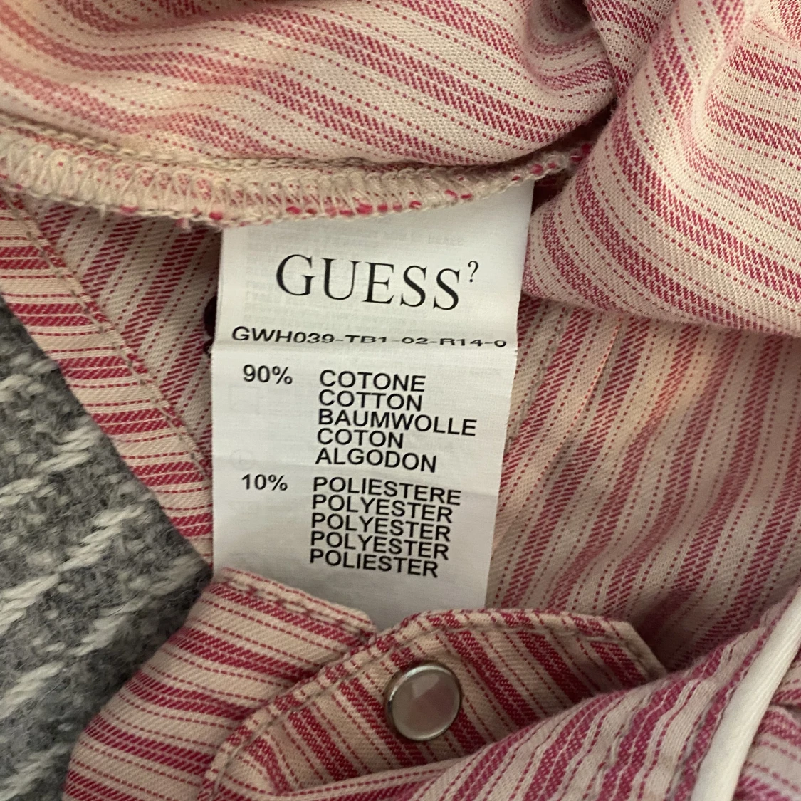 Randig skjorta från guess  - 91