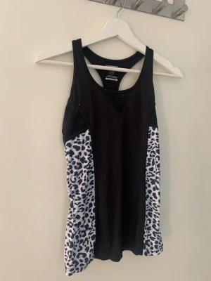 stronger linne - använt men i bra skick! 🫶🏻