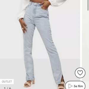 Missguided jeans med slits - Blå jeans från missguided med slits