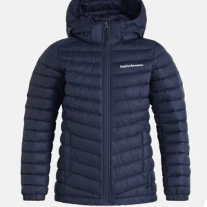 Peakjacka - Peakjacka i strl 170/S. Köpt som barnstorlek men passar S. Pris kan diskuteras! Skriv för fler bilder!