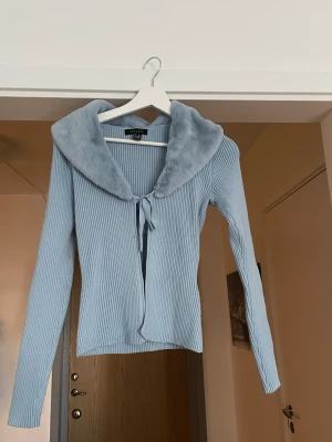 Koftor  - Eleganta koftor från Asos. Oanvända. Stolek S båda två. En för 150, båda för 250.