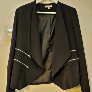 Kavaj  - Fin svart kavaj i storlek L